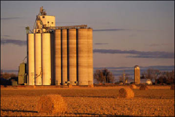 grain silos Grain silo - Photo Credit: shutterstock.com-101512672 | Copyright: Joseph Sohm