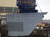 Figure 4: Wire slings around load points, properly secured with shackles