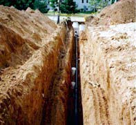 Pila inseguro junto a la zanja